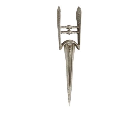A SOUTH INDIAN DAGGER (KATAR), 17TH CENTURY with tapering blade formed with a pair of converging fullers and a reinforced poi