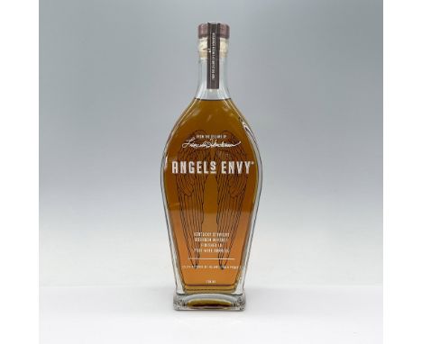 Exceptional bourbon with a unique touch finished in Port casks. Unsealed 750ml bottle, 43.4% ABV. Batch no. 93K. Dimensions: 