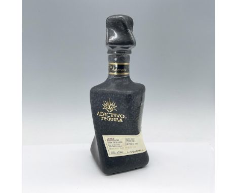 Crafted by Master Distiller Gildardo Partida and aged for 8 months in French oak barrels, this reposado tequila offers an ent