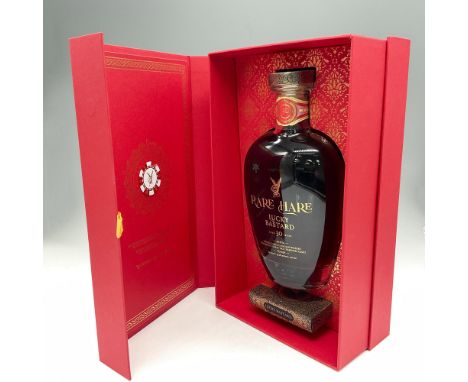 This 89 Proof, 44.5% ABV, 700ml bottle is an exceptional whiskey finished in Pineau Des Charentes casks, a regional aperitif 