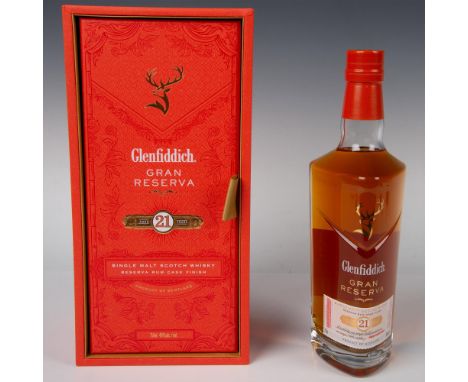 Finished in Caribbean rum casks, this process awakens the liquid with extra exotic notes of ginger, fig, lime, and banana, co