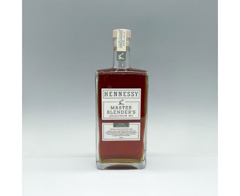 A personal creation never replicated. A unique cognac from a single batch and crafted through a hand-curated selection proces
