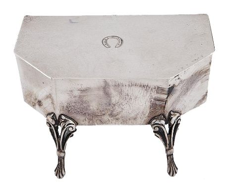 A George V table shaped silver trinket box, on four legs, plush lined, 10.5cm l, maker CD, London 1919 Light dents and polish