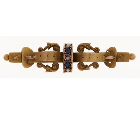 A sapphire and split pearl bar brooch, in 9ct gold, Chester 1914, 2.4g Good condition