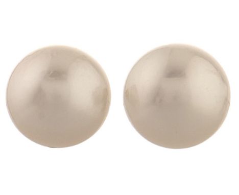 A pair of cultured pearl ear studs, mounted in gold, marked 750, 3.7g Good condition