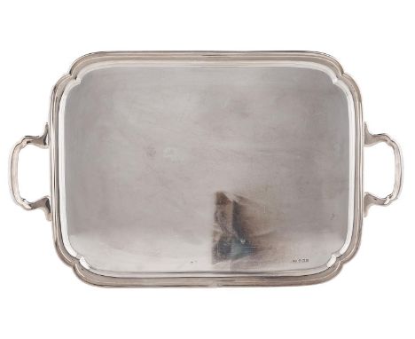 An Elizabeth II silver tea tray,&nbsp;with moulded border and re-entrant angles, 55.5cm over handles, by Viners Ltd, Sheffiel