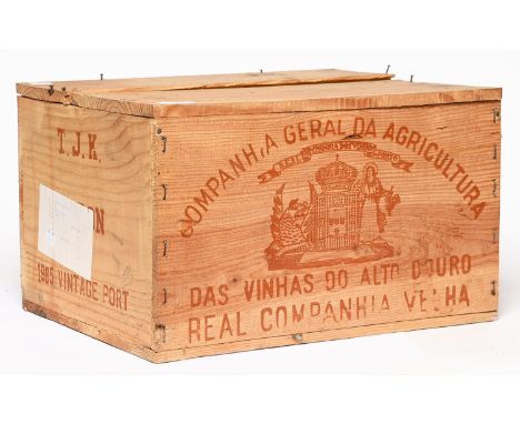 Real Companhia Velha, Vintage port 1985, twelve bottles, OWC 