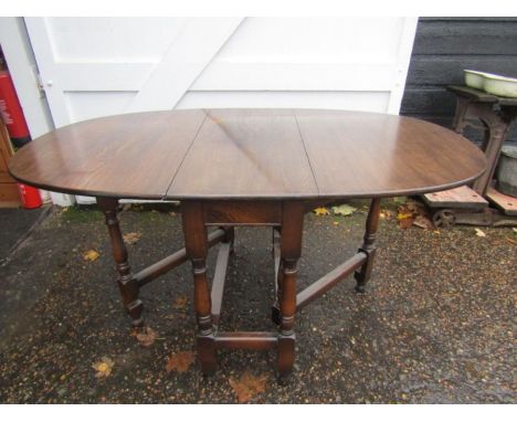 A gate leg table