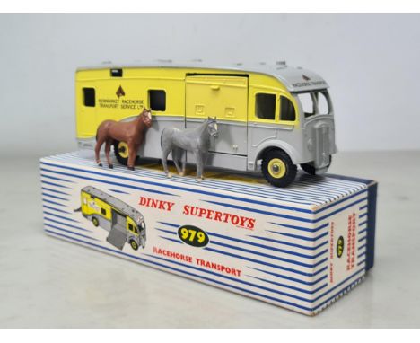 A boxed Dinky Toys No.979 Newmarket Horse Box, M, box superb with all packing