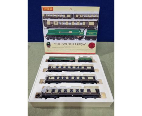 Hornby (China) R2369 'The Golden Arrow' Train Pack containing malachite green streamlined Battle of Britain Class Locomotive 