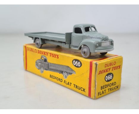 A boxed Dublo Dinky Toys No.066 Bedford Flat Truck, Nr M, box Ex