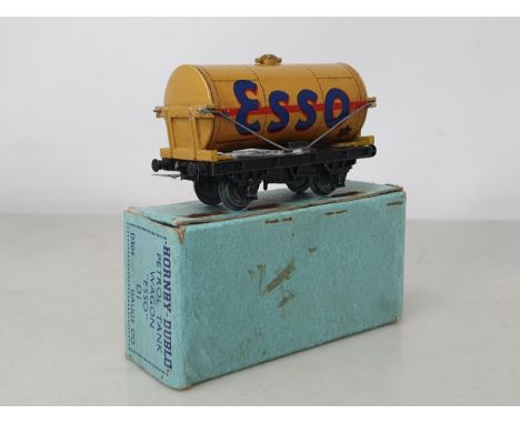 A boxed Hornby Dublo pre-war D1 buff 'Esso' Tanker, Ex plus, box VG-Ex