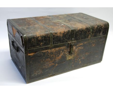 A LATE GEORGIAN OFFICERS TRAVELLING TRUNK, leather clad and brass bound, the interior with makers label inscribed 'T. Handfor
