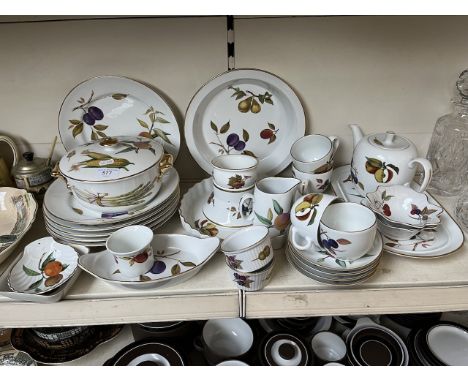 Royal Worcester ‘Evesham’ items including teapot, serving dishes etc. - approx 30 pieces 