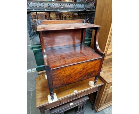 A Georgian mahogany commode. 