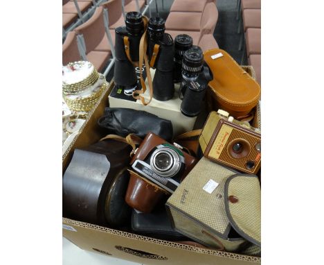 A box of various vintage cameras including Carl Zeiss Werra and others, three pairs of binoculars including Prinz and Tohyoh 