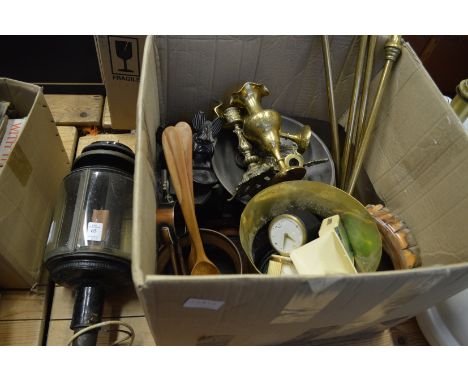 An old coaching lamp and other items.