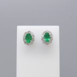 18ct Emerald & Round Brilliant-Cut Diamond Cluster Studs