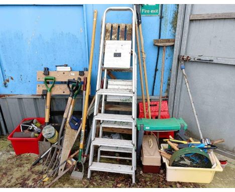 Collection of garden &amp; DIY tools