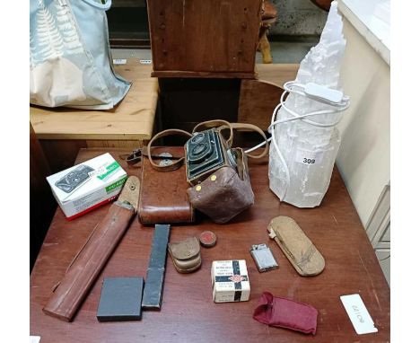 Vintage cameras, crystal style table lamp &amp; other collectables