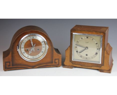 An Art Deco Everite oak cased mantle clock, retailed by H Samuel, Manchester, 22cm high and an Enfield mantle clock 22.5cm hi