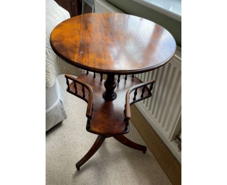 VICTORIAN MAHOGANY TURNED PEDESTAL TRIPOD TABLE DIAMETER 43CM APPROX