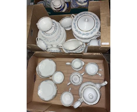 BONE CHINA SYLVIA PATTERN PART TEA SERVICE AND A CHINESE STYLE EXTENSIVE DINNER SERVICE