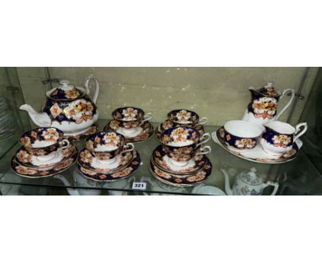 ROYAL ALBERT HEIRLOOM PATTERN TEA SERVICE, TEAPOT SPOUT A/F