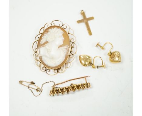 A 9ct and white opal cluster set bar brooch, a 9ct mounted oval cameo shell brooch, a pair of 9ct gold heart shaped drop earr