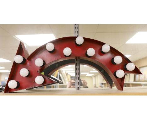 An illuminated bar entry arrow, 75cm long