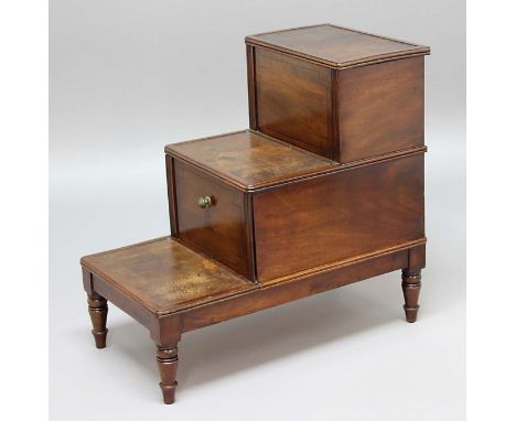 REGENCY MAHOGANY THREE TREAD STEP COMMODE, library or bed, with hinged cover and commode drawer on turned legs, height 67cm, 