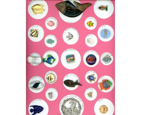 25 S/M/L 20th century assorted material examples. This card of assorted fish includes Arita, Satsuma, Horn, enamel, "Jelly Be