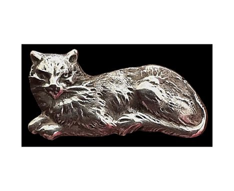 1 Large Sterling silver signed detailed Kitty Cat button. Here is a beautifully detailed laying down full body Cat button. Si