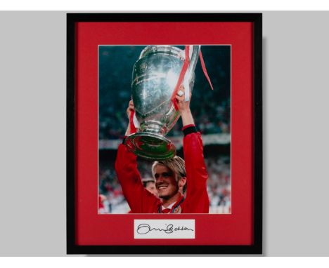 David Beckham signed coloured photographic print, framed and glazed, measuring &nbsp;21.5 x 17.5 ins, autographed in black pe