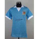 An airtex Manchester City replica 1976 League Cup Dennis Tueart autographed shirt&nbsp;