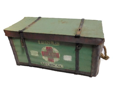 A World War II British Army field medical pannier. 