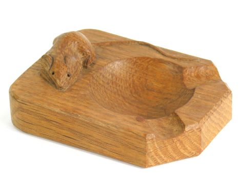 A Robert Thompson of Kilburn Mouseman ashtray, 10cm wide. 