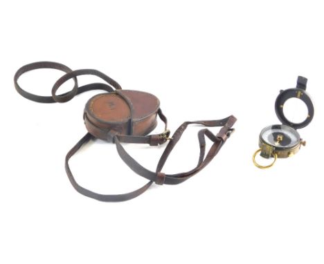 A Verner's pattern WW1 compass, circa 1916 in leather case 8cm high