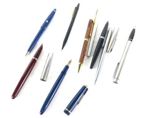 Various fountain pens etc, Parker Duofold in blue with gilt trim and arrow clip 14k nib 13cm long and various others. (quanti