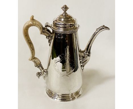 GEORGIAN HM SILVER TEAPOT - 30 OZS APPROX