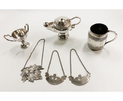 MIXED SILVER GROUP TO INCLUDE GEORGIAN TANKARDS, OIL LAMPS, PLUS 3 WINE LABELS &amp; TYG - 8 OZS APPROX