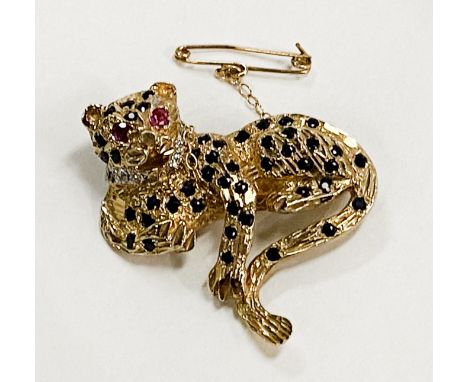 18CT GOLD PANTHER BROOCH WITH RUBY EYES - 11 GRAMS APPROX