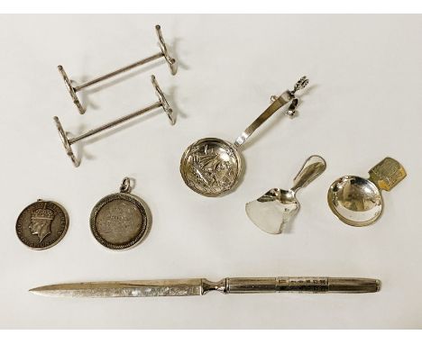 INTERESTING ITEMS LOT INCLUDING SILVER MEDAL, PERPETUAL CALENDAR ON LETTER OPENER