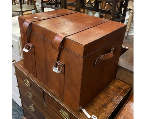 LEATHER CUBE TRUNK