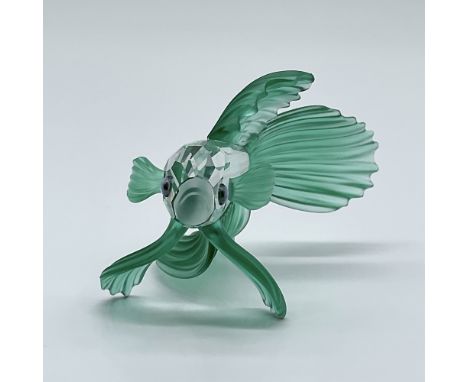 This retired Swarovski crystal green Siamese fighting fish was part of the “South Sea” group. The fish has a clear crystal bo