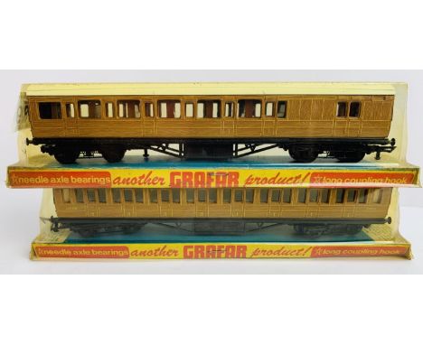 2x Graham Farish OO Gauge LNER Teal Suburban Coaches - Sealed in Blister Packs !. P&amp;P Group 2 (£18+VAT for the first lot 