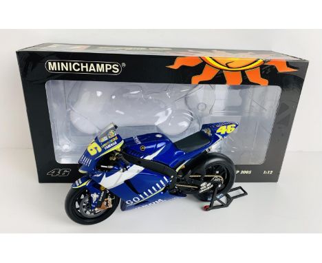 Minichamps 1:12 Scale Yamaha YZR-M1 'Valentino Rossi' Gauloises Yamaha Team MotoGP 2005 - Boxed. P&amp;P Group 2 (£18+VAT for