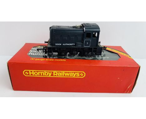 Hornby OO Gauge R253 Dockyard Diesel Shunter - Boxed. P&amp;P Group 1 (£14+VAT for the first lot and £1+VAT for subsequent lo