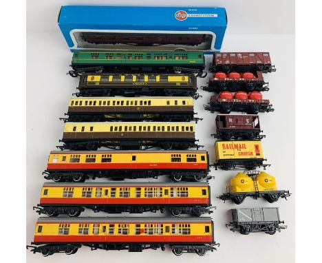 Selection of OO Gauge Model Railway Rolling Stock - See Picture. P&amp;P Group 3 (£25+VAT for the first lot and £5+VAT for su