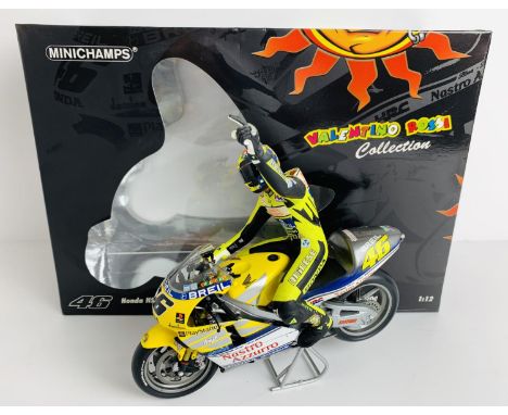 Minichamps 1:12 Scale Honda NSR 500 'Valentino Rossi' Team 'INCLUDES RIDER' Nastro Azzurro GP Donington 2000 Motorcycle - Lim